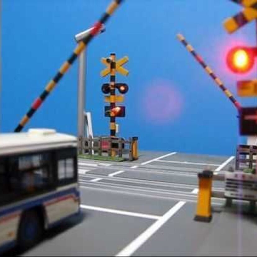 昔って踏切に遮断機なかったよね！？まさかのまさかです♪