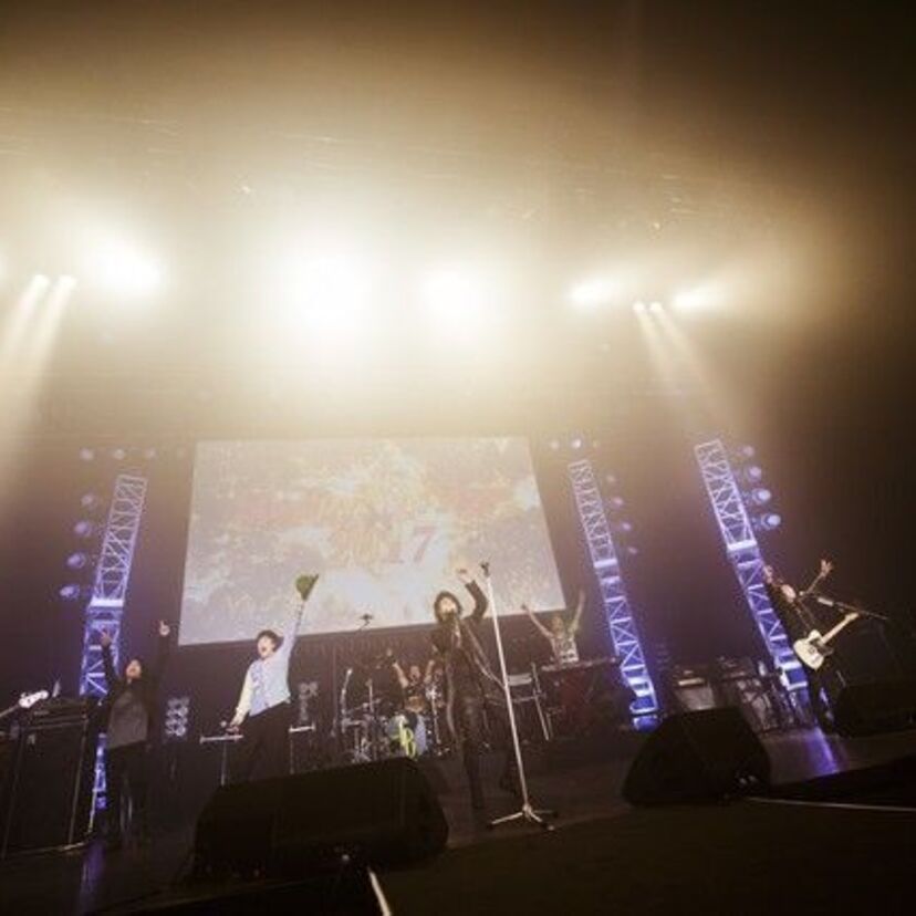 T-BOLANが初の年越しライブ！奇跡の男・ベース上野が復活！2017年再始動も宣言！