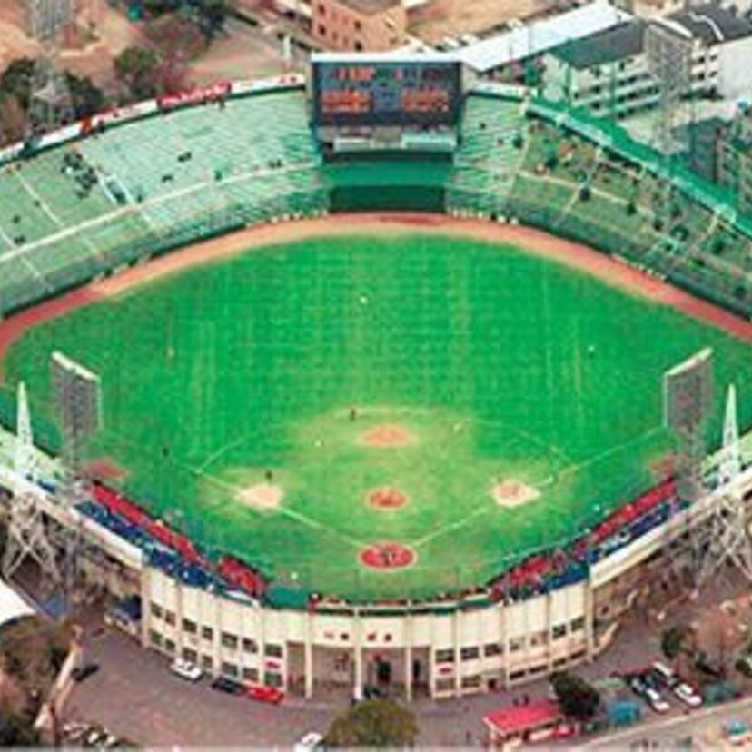 ロッテの元本拠地「川崎球場」、伝説の88年「10・19懐古イベント」を開催！名物・肉うどんも復活！