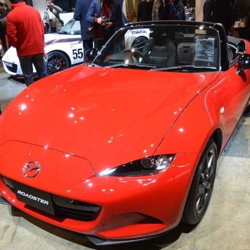 マツダ、ロードスターに初代の「クラシックレッド」カラーを復刻！期間限定で販売！！