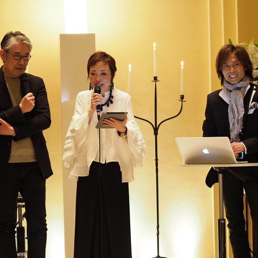 「クミコ with 風街レビュー」の教会ライブに松本隆＆つんく♂が登場！新曲「砂時計」を初披露！！