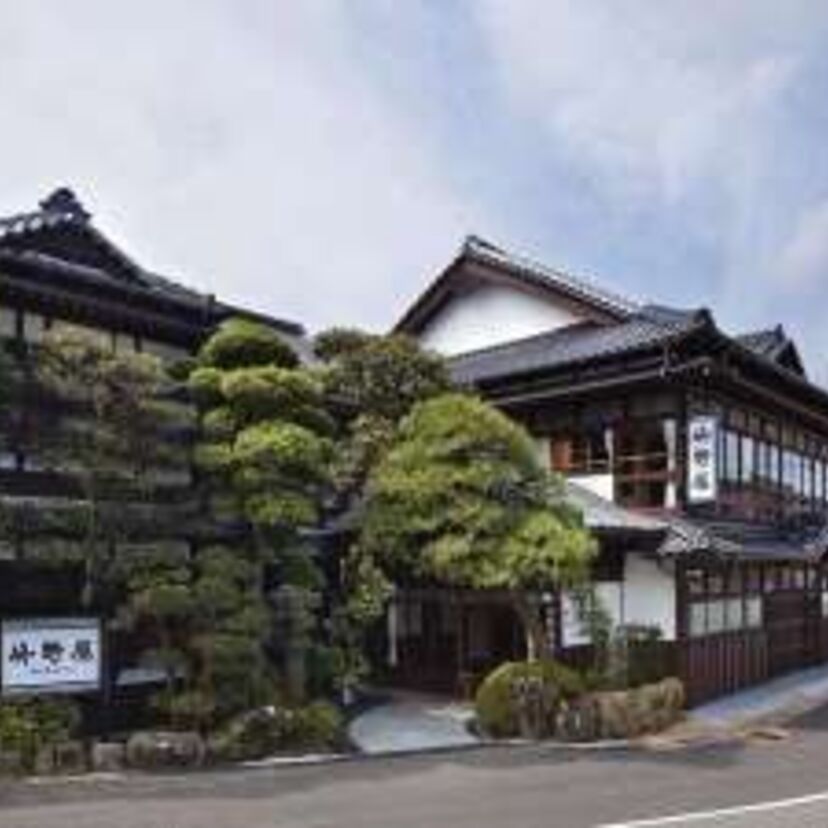 竹内まりやの実家が老舗旅館だって知ってます？今、その旅館が大変なことになってます！