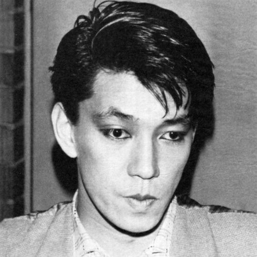 ８３年【坂本龍一】ソロ最大の有名曲『戦場のメリークリスマス』を回顧する