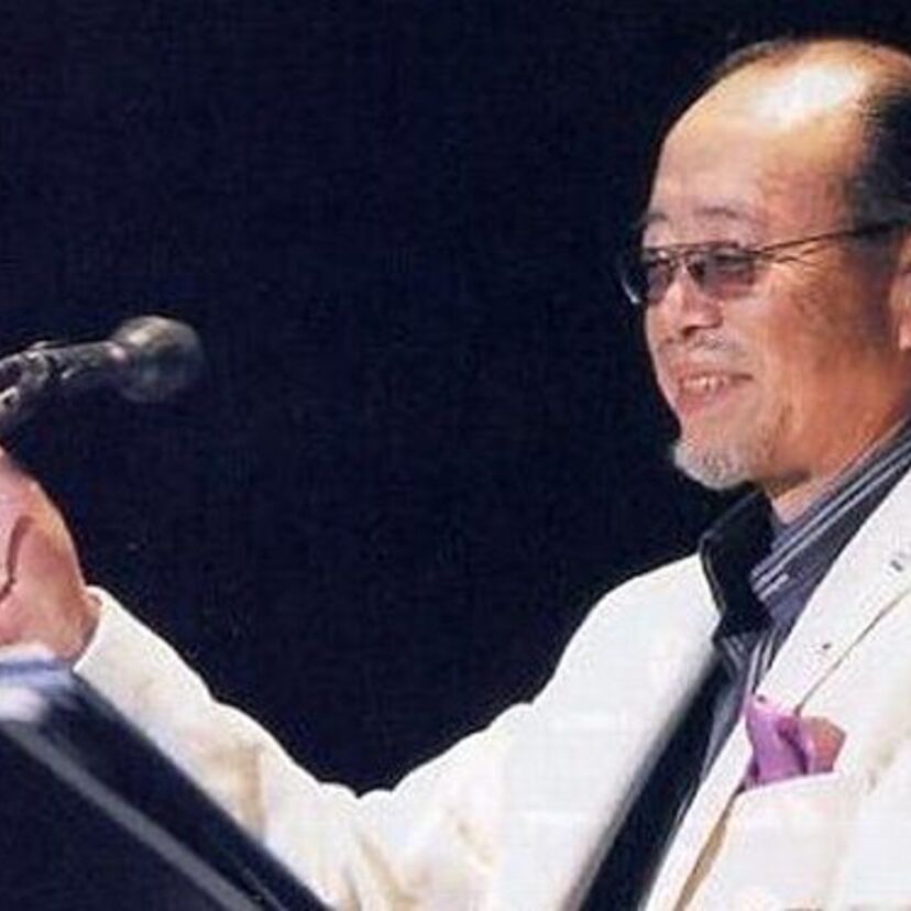 小椋佳は銀行員や学業の傍ら数々の名曲を提供し続けた異色のシンガーソングライター。