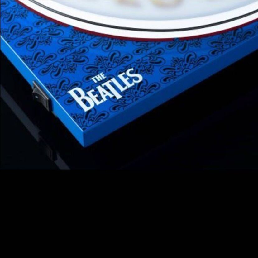 ビートルズの名盤「サージェント・ペパーズ」発売50周年を記念したレコードプレイヤーが6月に発売！