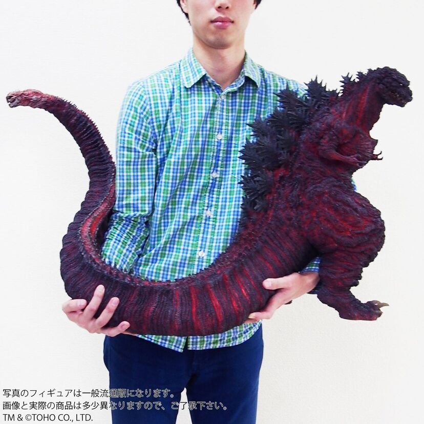 「シン・ゴジラ」に登場したゴジラの超巨大ソフビが地球に襲来！サイズも値段も半端ない！！
