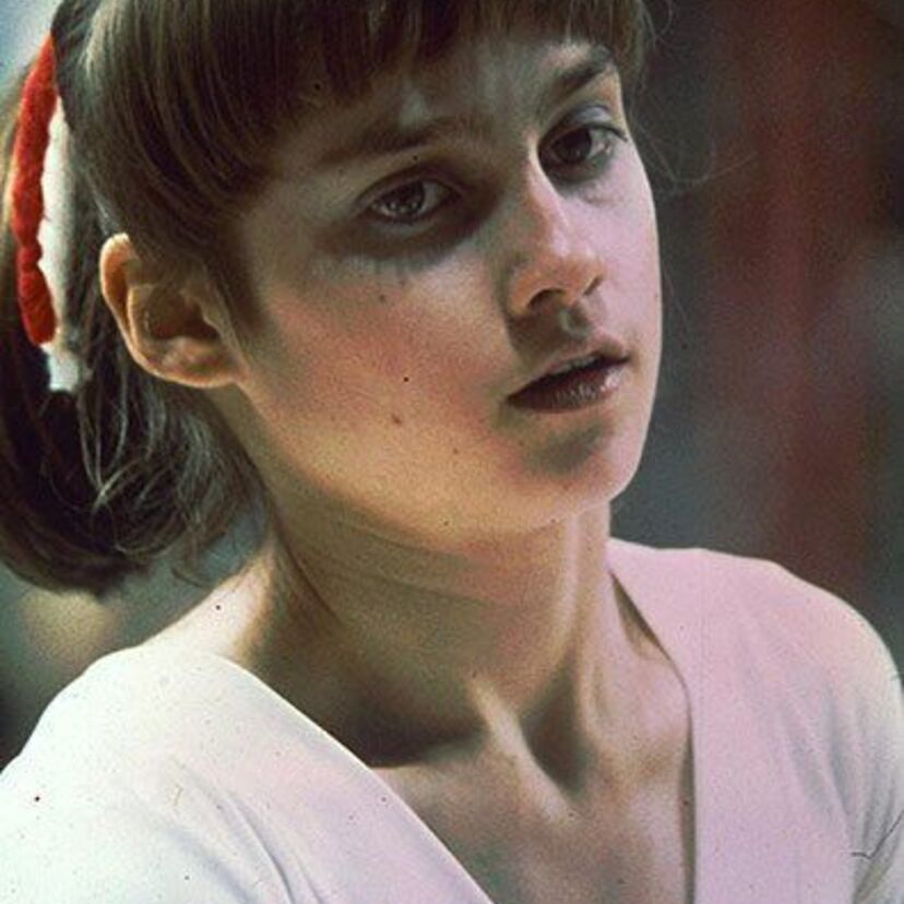 ナディア・コマネチ Nadia Comaneci ルーマニアの白い妖精 完璧な演技で史上初の10点満点を連発 体操に革命を起こしたヒロイン