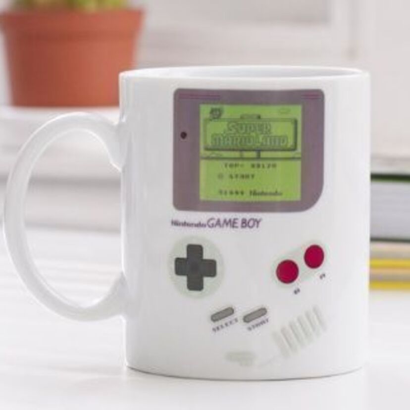 ゲームボーイのマグカップがツイッターで話題沸騰！！その理由とは？