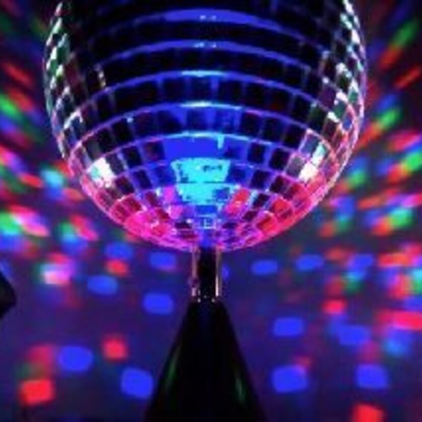 ７０年代　８０年代　ディスコで流行った曲を紹介します。