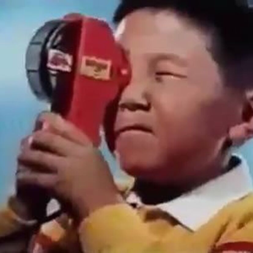 どこでも動画を見られる懐かしの玩具『ポピー くるくるてれび』