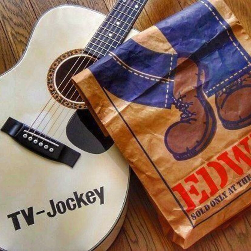 『TVジョッキー』なんて知ってるかな？白いギターとEDWINのジーンズに憧れて！！
