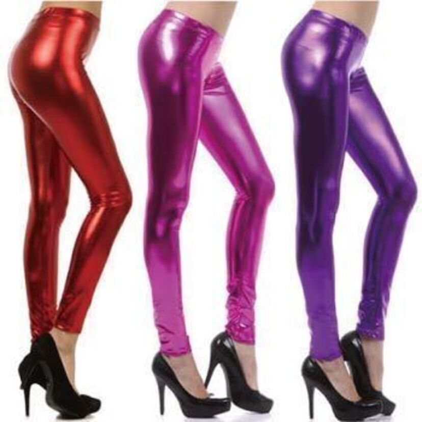 スパッツじゃなくレギンス?シュミーズじゃなくキャミソール?呼び名が変わったファッション用語たち