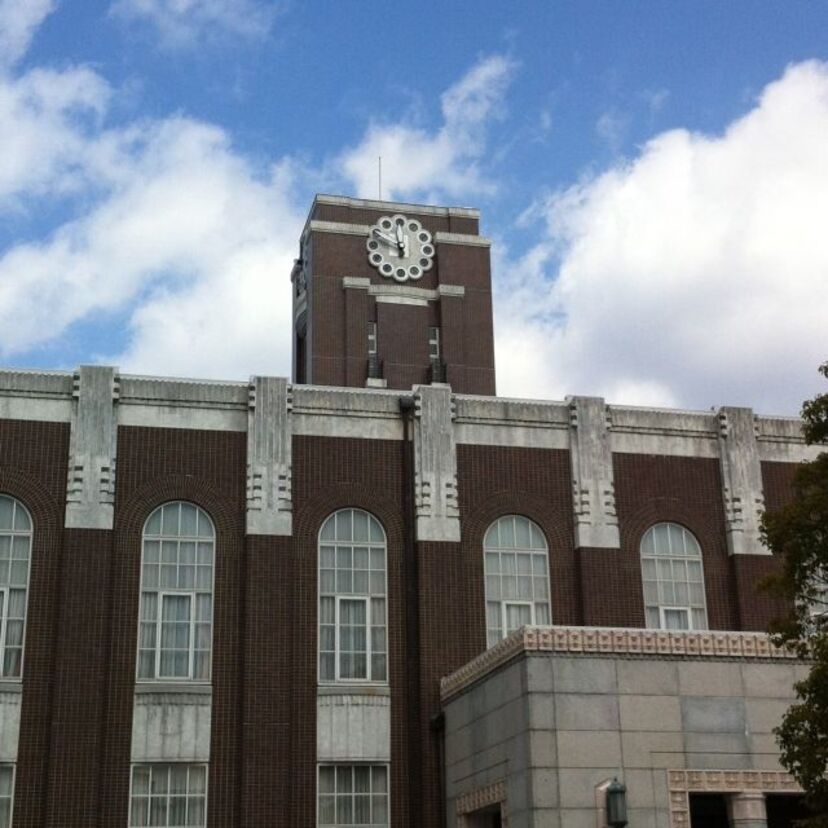 あなたの出身校(大学・専門・高校)はどこですか?