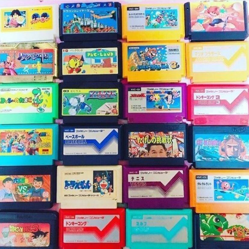 ミドルエッジ世代への挑戦状？元AKBが実家にあった大量のファミカセの写真を投稿！！