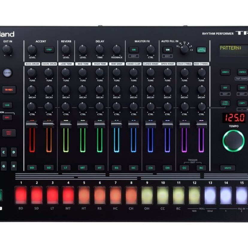 ローランドの名器「TR-808」「TR-909」の音色が精密に再現されたリズムマシン『TR-8S』が登場！