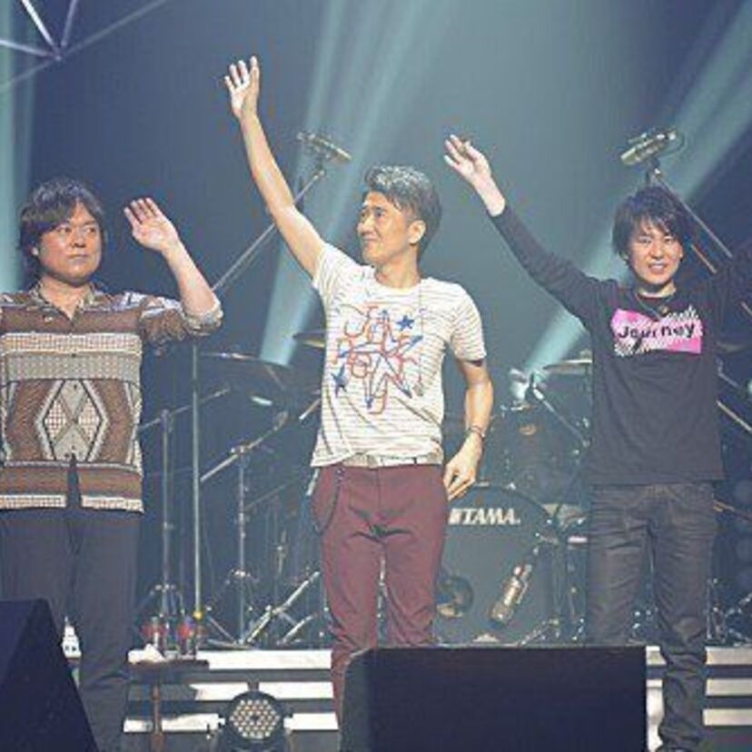 DEENがデビュー25周年を迎えメンバーが脱退し2人体制に!3人での最後の武道館ライブを収録したDVDを発売!