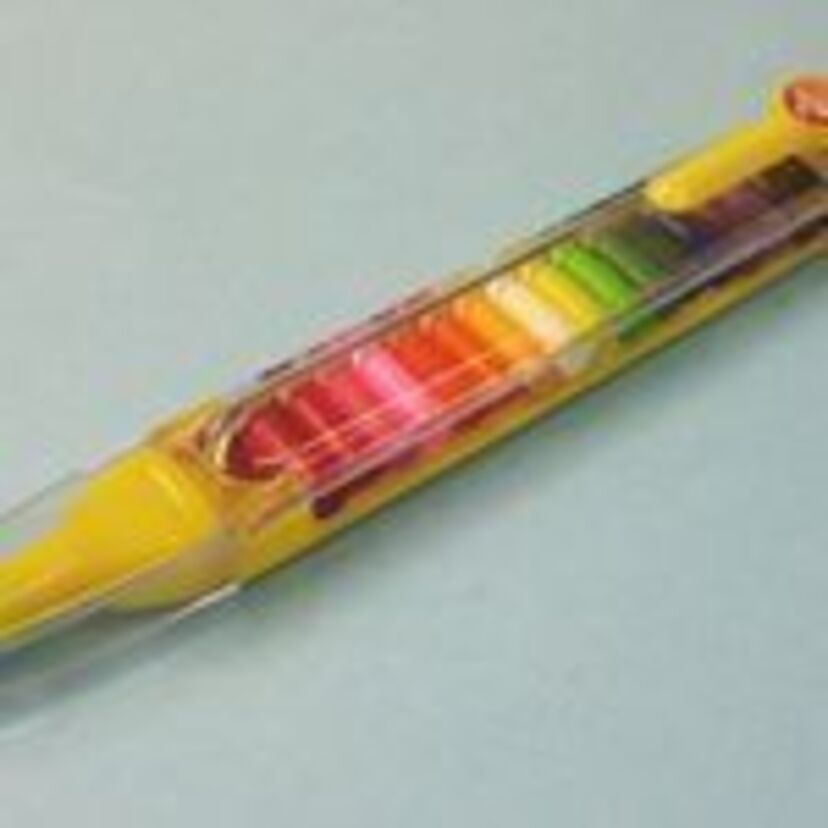 【懐かしい文房具】多機能筆箱、ロケット鉛筆、赤青鉛筆に鉛筆削り。ミドルエッジ世代が大事に使った文房具たちを振り返ります。