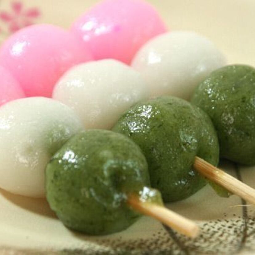 【団子と餅】桜の季節に食べたい「春の和菓子」いろいろ【何が違う？】