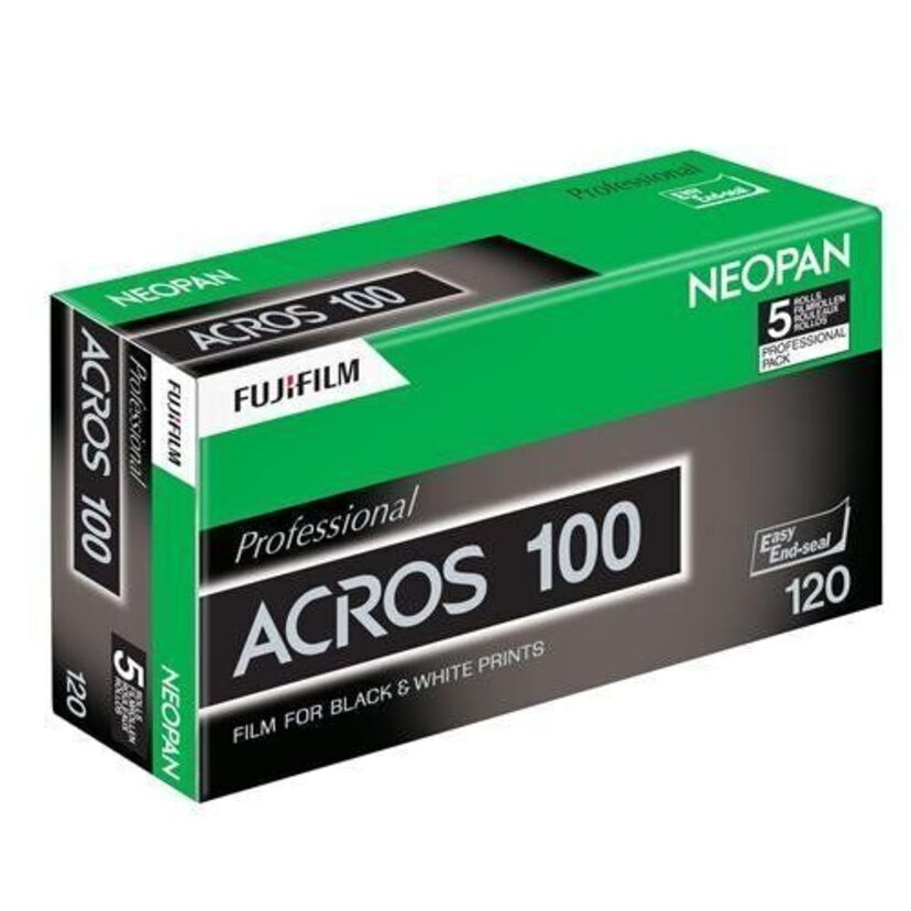 富士フイルムが白黒フィルムと白黒印画紙の販売終了を決定。昭和がまた遠くに・・・