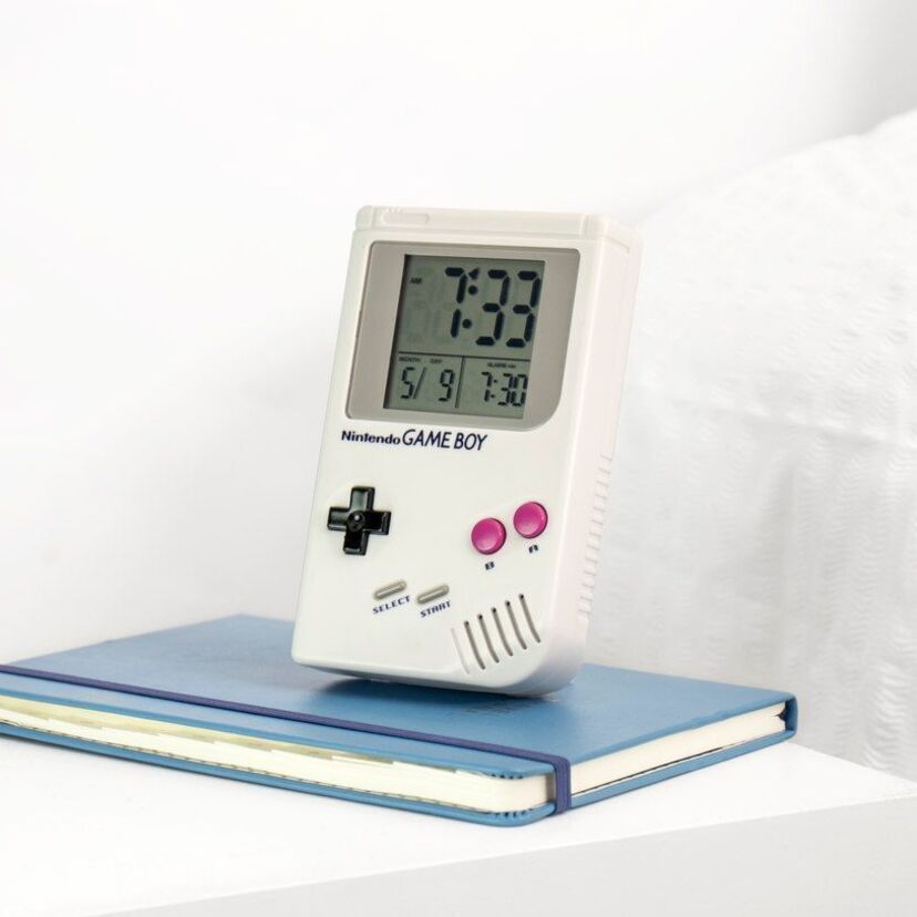 目覚まし時計にマグカップ・・・海外で「ゲームボーイ」が色々な商品に化けていると話題に！！