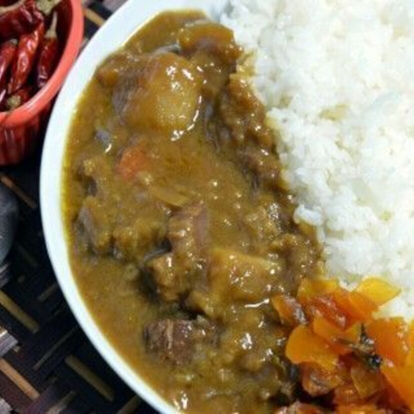 カレーライス‥‥懐かしのカレー商品とともにその意外な歴史を辿ってみます。