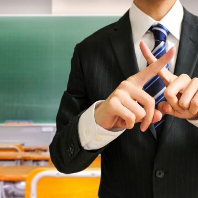 学校に持ち込み禁止だった物は?あなたの学校で校則などで学校へ持っていたったら駄目だけ持っていってた物はなんですか?
