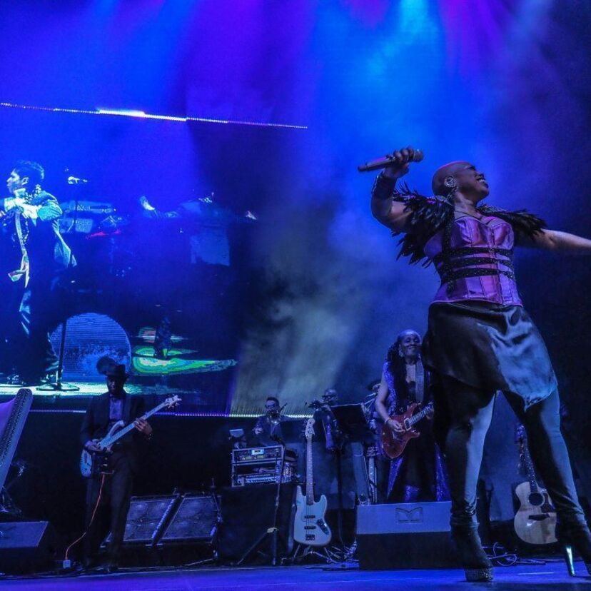 プリンスの命日前夜に行なわれた追悼コンサート。やはりハイライトはあの曲だった。