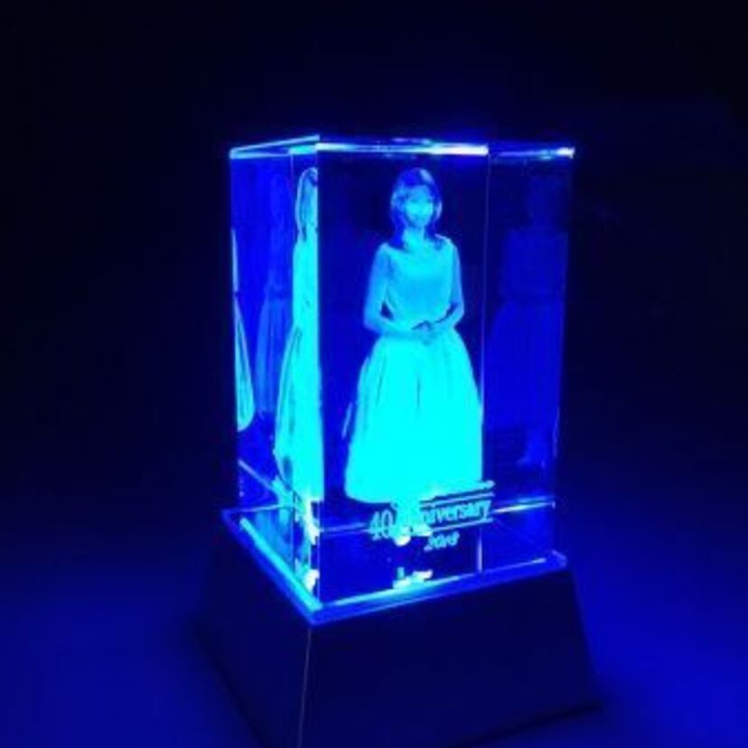 3Dフィギュアがあなたを待ち伏せ！？石川ひとみがデビュー40周年記念に「3Dクリスタルフィギュア」を制作！！