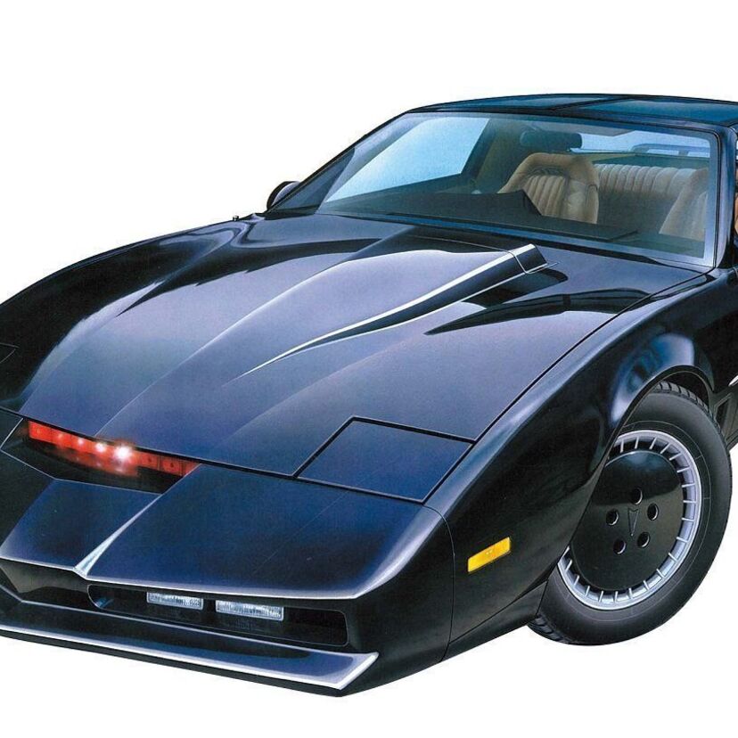 【好きな自動車対決】あなたはどっち?「デロリアン V.S. ナイト2000」