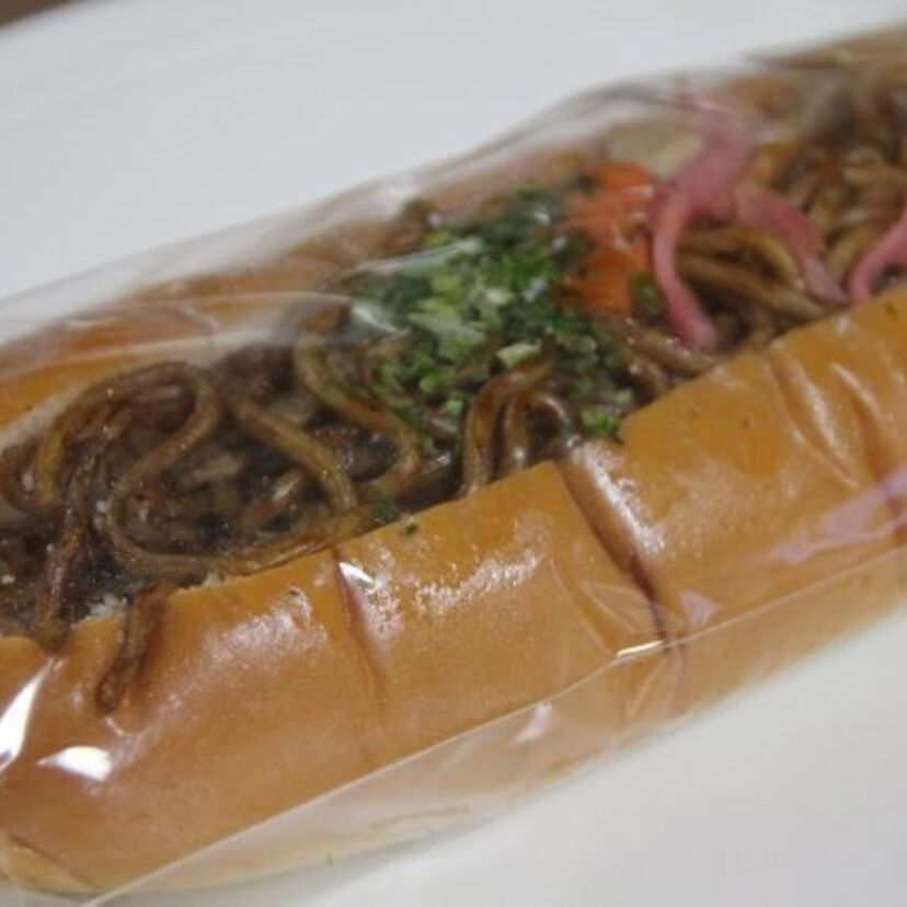 【懐・惣菜パン対決!】あなたはどっち?「焼きそばパン V.S. コロッケパン」
