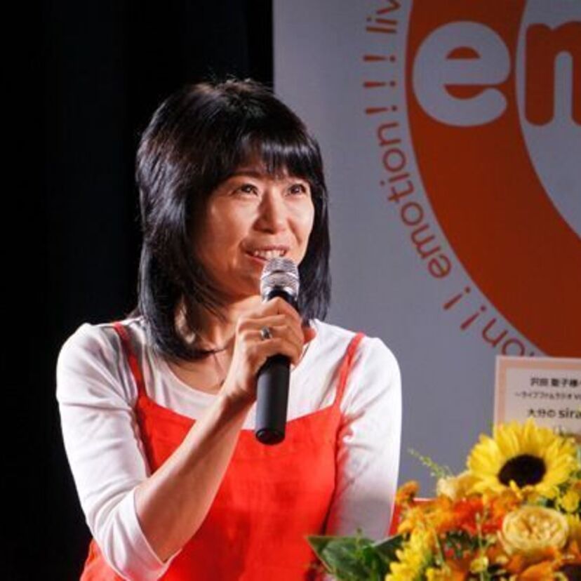 デビュー40周年突入！沢田聖子のラジオ公開収録＆ライブに密着