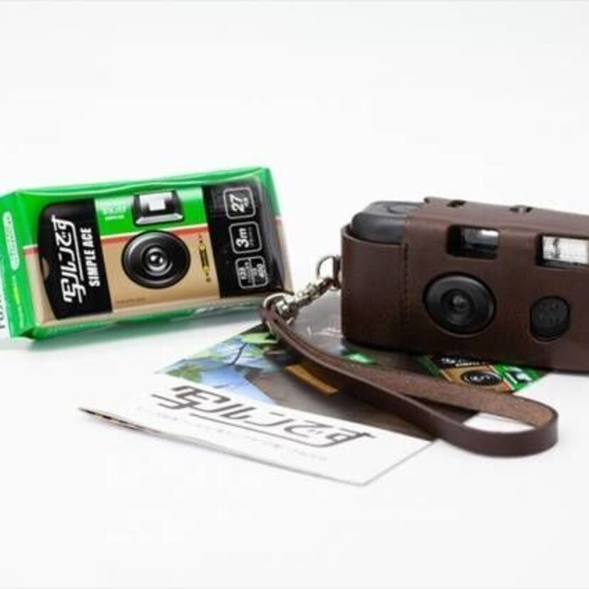 イタリア製最高級牛革を使用した「写ルンです専用ケース」がヴィレヴァンで予約受付開始！レトロ感たっぷりの一品！