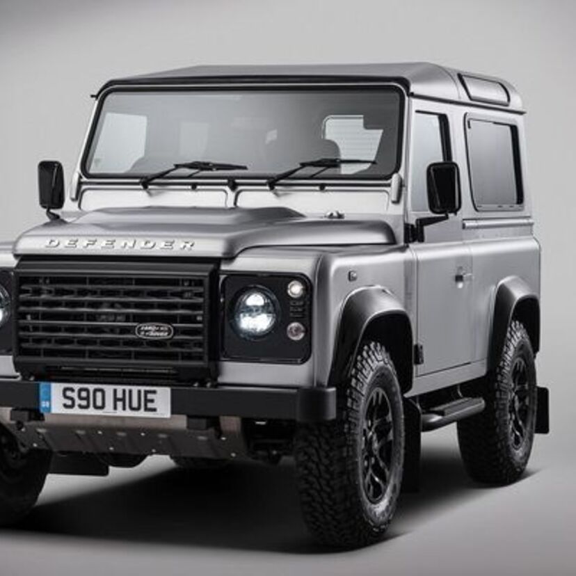 これこそ男の車【ランドローバー・ディフェンダー】累計生産200万台を記念したワンオフモデルが発表。