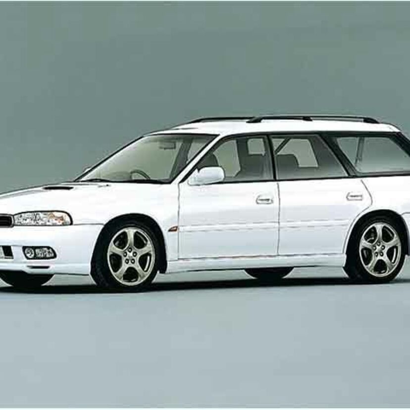 90年代のステーションワゴン車対決!スバルと三菱の対決、あなたはどっち?「レガシィツーリングワゴンV.S.レグナム VR-4」