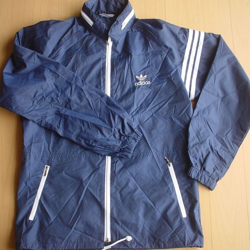 おっさん世代なら涙物で懐かしいのでは！？adidasのウインドブレーカー！！