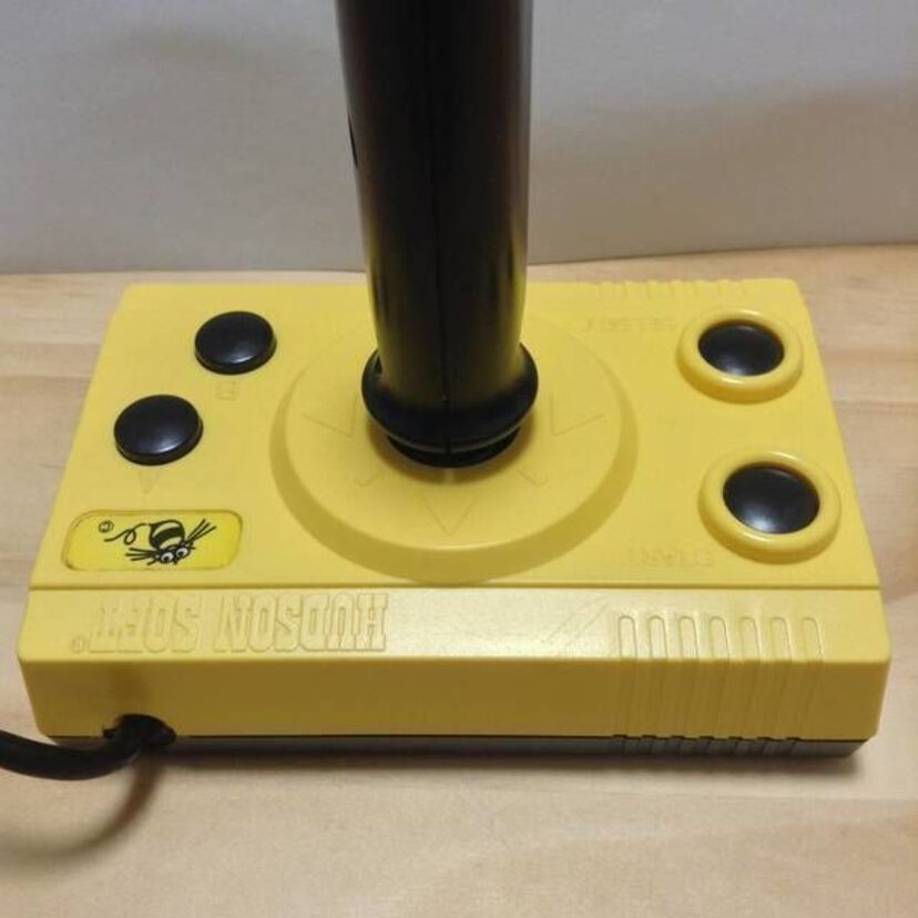 任天堂スイッチがファミコンコントローラーでプレイ可能に！昔発売された「ジョイスティック」「四角ボタン」等を振り返る！