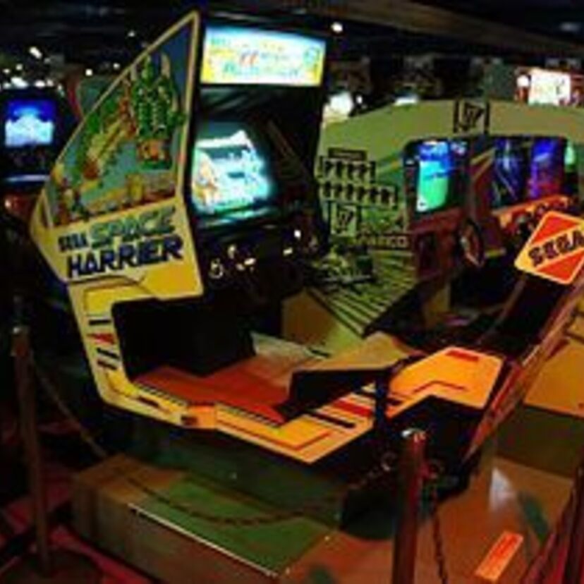 若い頃に夢中になった！80～90年代のゲーセンにあったコクピット／体感筐体の魅力！！