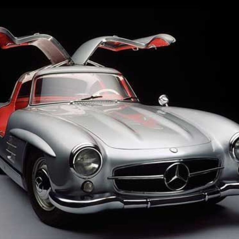 ガルウィングのドアを持つ車（改造車を除く）