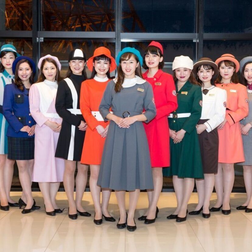 東京タワー開業60周年を記念した「歴代制服復刻展」が開催！樹齢60年の「モミの生木」も！！