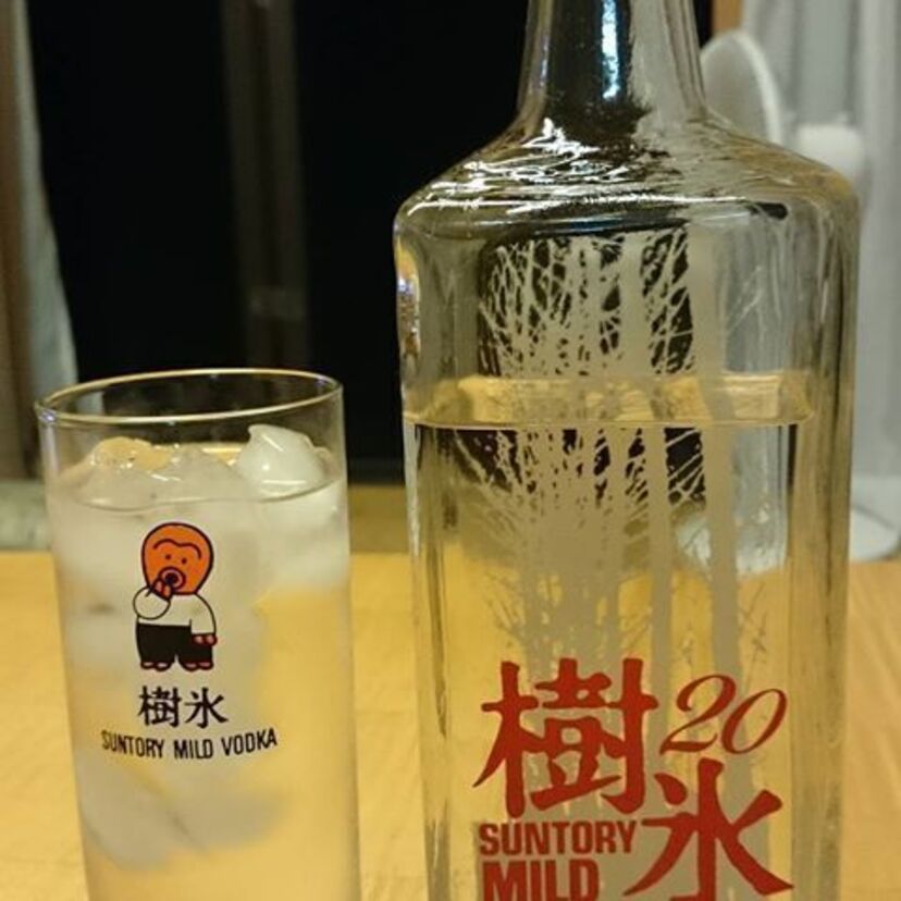 マイルドウォッカをロックでちょう～～だい！！80年代「樹氷」流行りました。