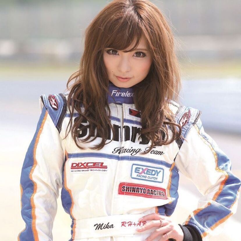 モータースポーツ（F-1など）の傍ら実業家・タレント活動もされてる選手！！
