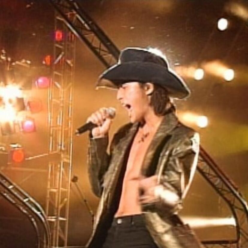 日本を代表するロックバンドB’z「稲葉浩志」の人間性と歌唱能力
