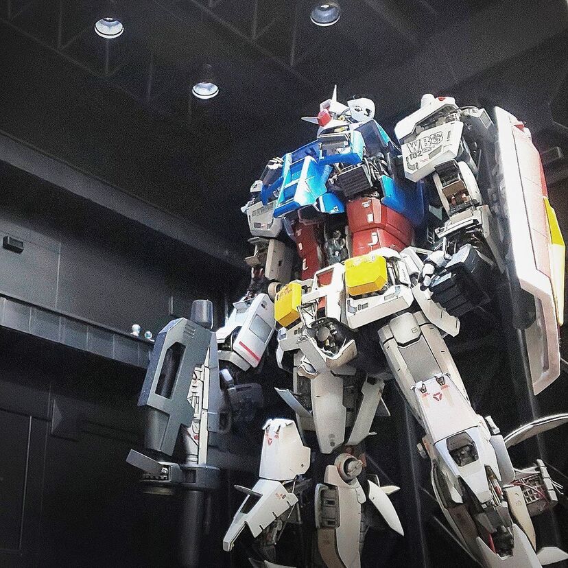 伝説の「フルハッチオープンガンダム」をガンプラで表現したモデラーが登場！ガンプラ制作者必携のメガネケースも！！