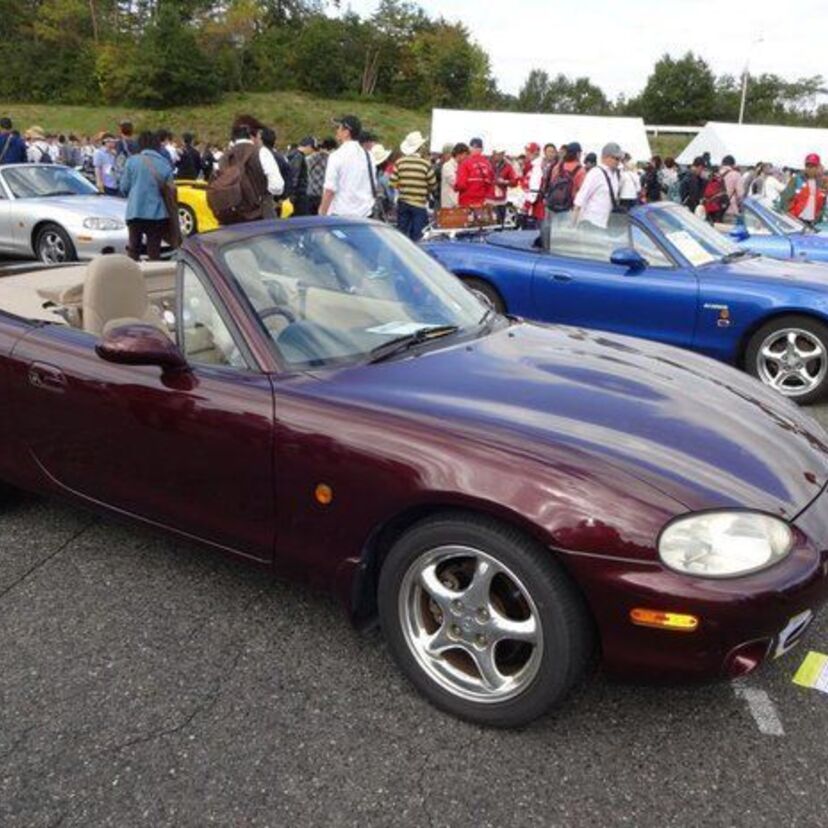 マツダ・ロードスターがついに30周年！「ロードスター30周年ミーティング」に2000台以上のロードスターが集結！！