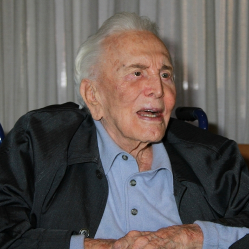 【訃報】ハリウッドの重鎮、カーク・ダグラスさんが103歳で死去。OK牧場の決斗、スパルタカスなど