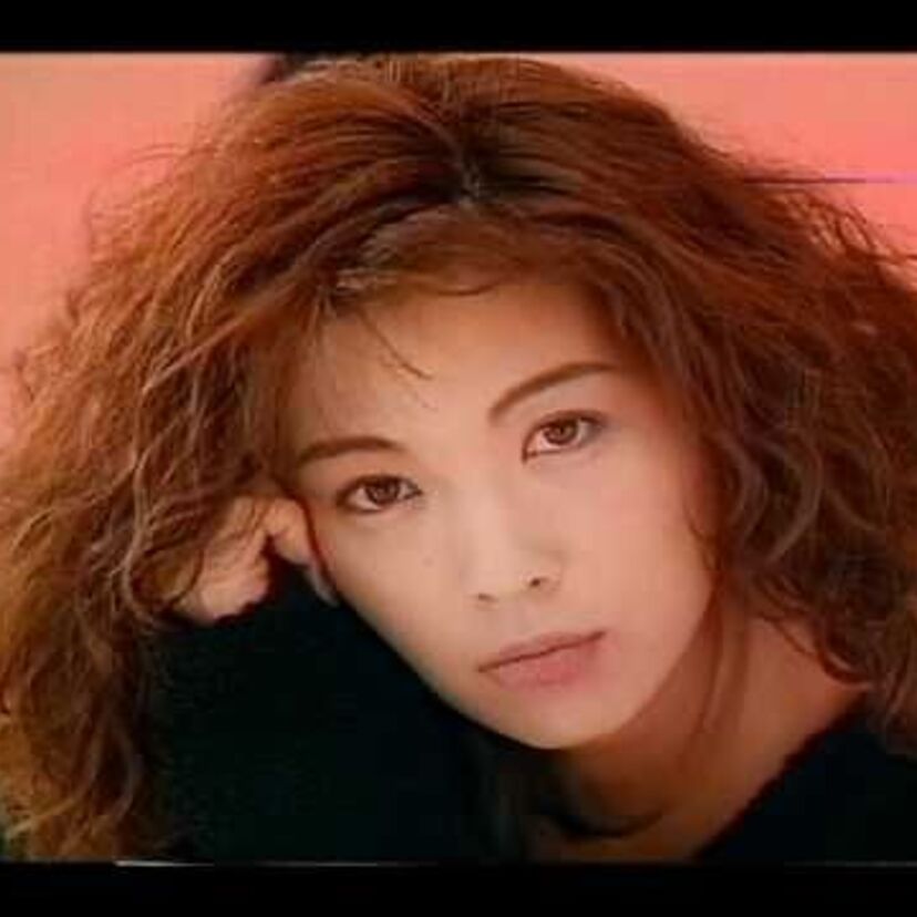 B’z「LOVE PHANTOM」のカップリングナンバー「FUSHIDARA100%」最後で聴こえる官能的な女性のボイスは飯島直子!!