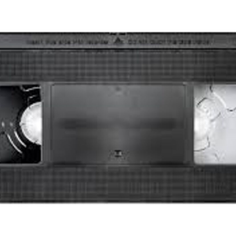 いまだにVHSテープで録画されている方はいますか？