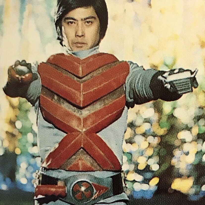 『仮面ライダーX』で主人公の神 敬介を演じた『速水亮』現在はライブで！！