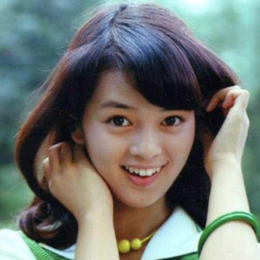 ジャケ買い必至！岡田奈々の全部で7枚あるアルバムをご紹介します