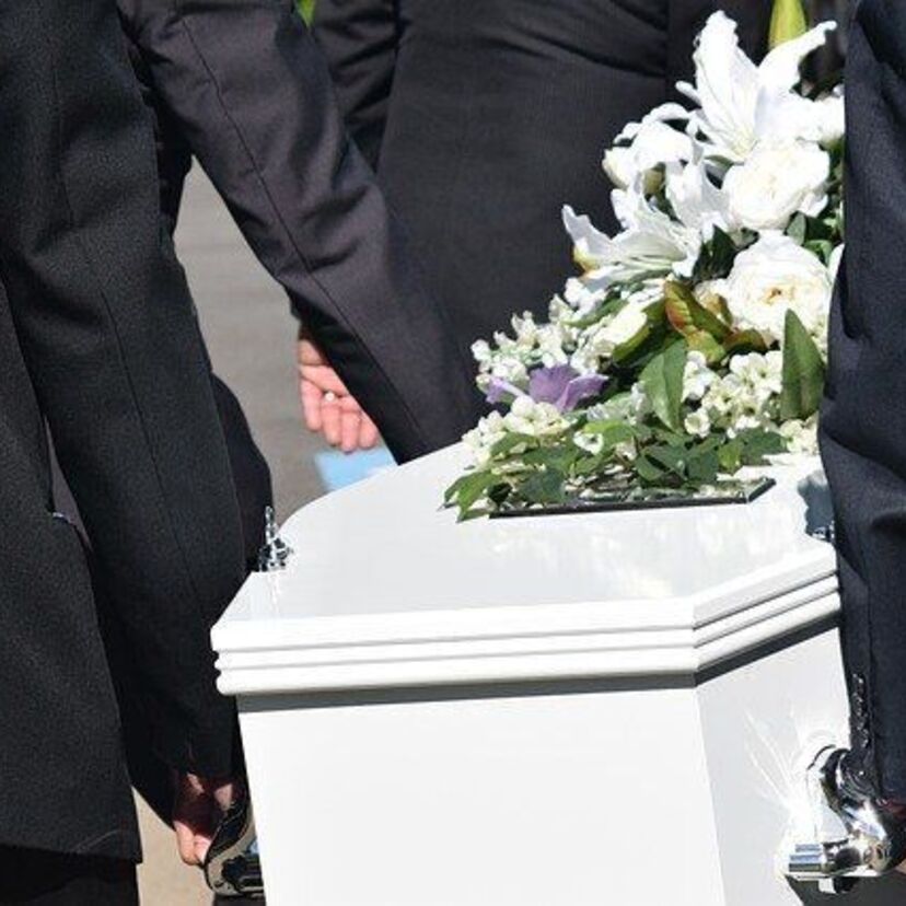 成人まで育てた子どもを亡くした芸能人、自殺・事故・病気